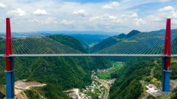 龙里河大桥——世界首座高山峡谷景观桥