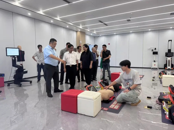 贵州省红十字会赴南明区大数据产训基地应急救护教育实训室调研_fororder_640