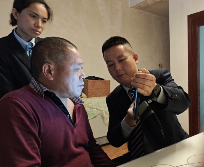 他们带着爱心和移动设备来了！贵州邮储温情服务特殊群体_fororder_3