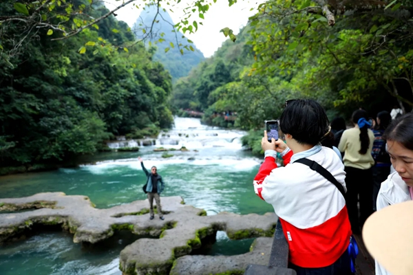 粤贵花开在黔南 | 2025年“粤港澳大湾区媒体黔南行”主题采访活动圆满落幕 粤贵花开在黔南 | 2025年“粤港澳大湾区媒体黔南行”主题采访活动圆满落幕_fororder_4