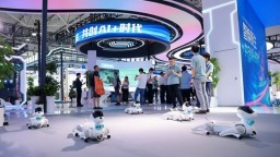 2025数博会｜“AI+机器人+安防系统”展现数字经济新成果