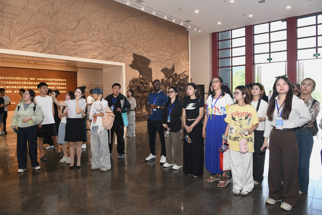 互鉴多元文明  同享黔地好物——2025“机遇中国 多彩世界”国际交流周见闻