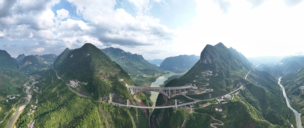 纳晴高速六枝段通车 贵州六枝特区迈入&ldquo;高速联网&rdquo;新时代_fororder_图片3