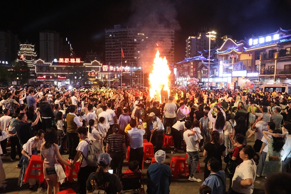 贵州荔波跻身全球“自然城市” 喀斯特生态成就获国际认可_fororder_0O3A0171