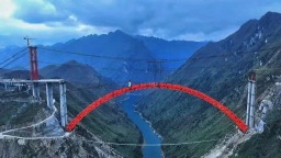 跨径居同类桥梁世界第二！安盘高速古牛河特大桥合龙