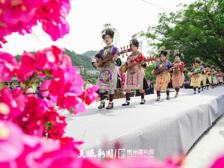 惊艳！贵州民俗文化火爆出圈，非遗瑰宝化身流量密码