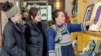 沪黔携手 “绣”出乡村振兴新图景