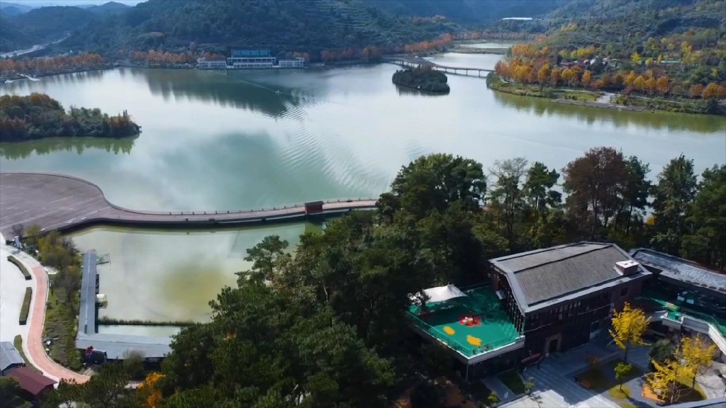 秋染白鹭湖：遵义新蒲新区藏着的诗意画卷_fororder_dD0xNzYyMzExNzAxX3I9MmQxZTAzMTVfdz0xMDgwX3E9MTAwX2U9anBn