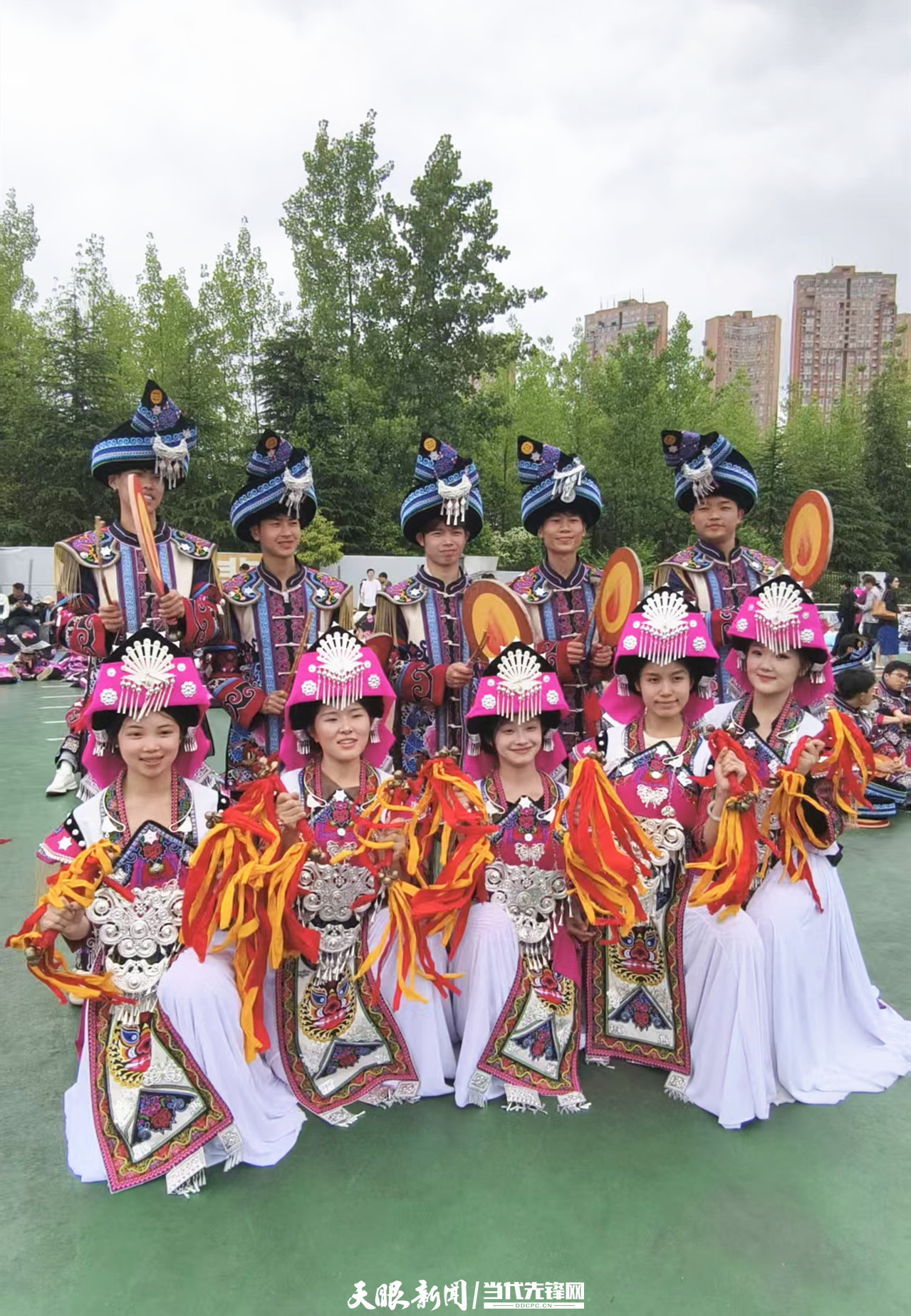 民族团结大巡游彩排现场 六盘水方阵绽放民族魅力_fororder_33