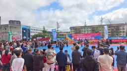 贵州黎平：套圈拔河唱侗歌 一场运动会 “燃”动邻里情