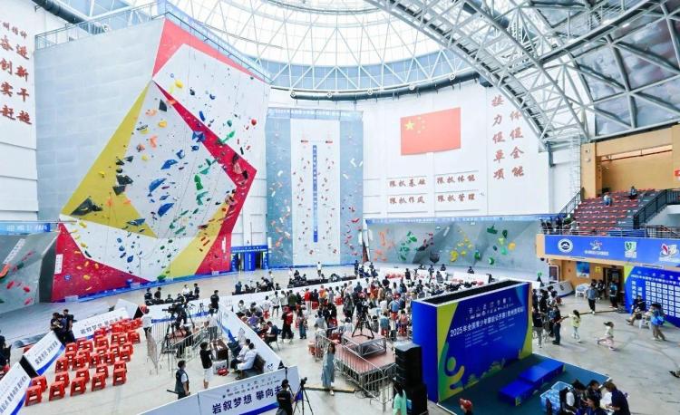 “赛动黔景”跟着赛事来贵州｜全国青少年攀岩公开赛在“爽爽”贵阳火热开赛