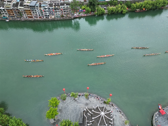 逐浪㵲阳河 2025年民体杯全国龙舟、独竹漂比赛在贵州镇远举行_fororder_程星雨