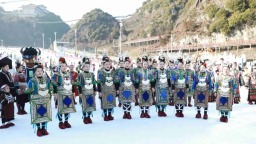 村潮出圈！贵州黔东南“村”字号文旅天团闯雪场 冬趣不止