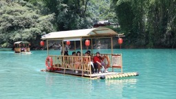 贵州罗甸：“以水为媒”点燃暑期旅游热
