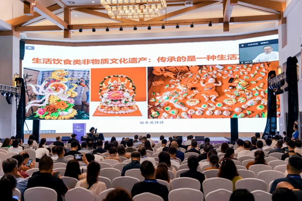 第三届中国非物质文化遗产保护年会暨第四届丹寨非遗周主旨演讲在丹寨举行_fororder_4
