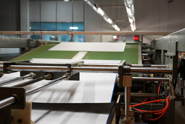 贵州清镇：&ldquo;富矿精开&rdquo;重塑铝产业新动能_fororder_柯印数码生产CTP版材  张弘扬 摄