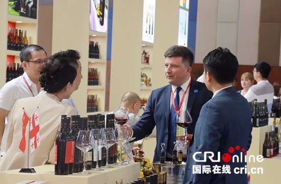 汇聚全球佳酿 第十四届中国（贵州）国际酒类博览会开幕_fororder_IMG_0058.JPG