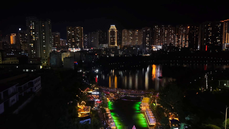 贵州盘州：清凉夏夜，避暑经济火热出圈_fororder_446ee7875a0447f7943bc54370b13ece