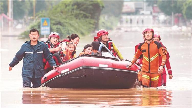 “报告，群众都已安全” —黔南州黔东南州防汛抢险救灾一线直击