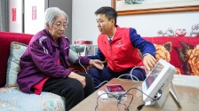 从生活照料到专业护理 居家养老服务需求更加多元