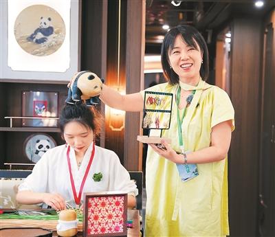 “熊猫专列·锦绣天府号”开启首发试乘之旅