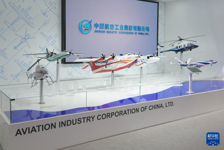 中国航空明星产品亮相巴黎航展_fororder_6MdAs16ucKIPXk8o