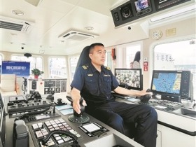 全国首艘氢电拖轮正式投用——青岛港来了“海上混动车”