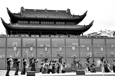 中国旅游日活动火热 “真金白银”提振文旅市场_fororder_2025052090ffb6a17f624b9a91af9a3bcef1a360_20250520c144f2099ef947c781e0272952fd9b51