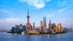 中国经济展现出强大韧性和内生动力_fororder_panoramic-skyline-of-shanghai-shanghai-center-at-the-time-of-construction-1097393186-c81b13c30ce045f6a403089b14330963