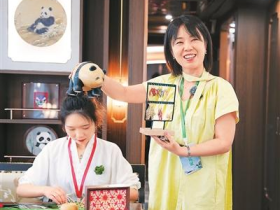 “熊猫专列·锦绣天府号”开启首发试乘之旅