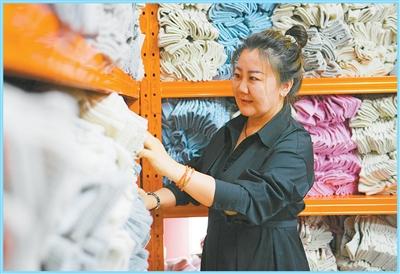 边民互市热  口岸经济活