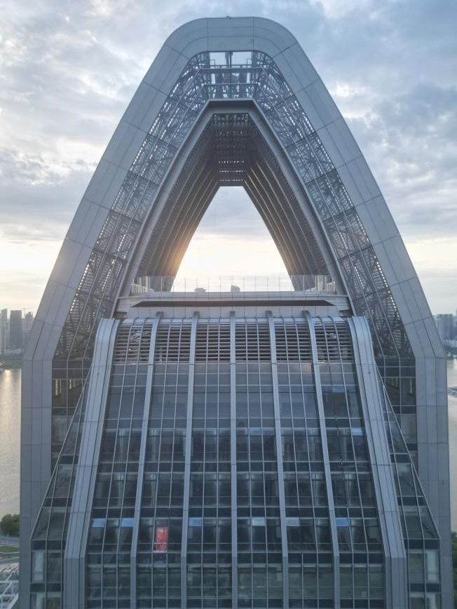 打造“空中复兴号”——武昌滨江项目再添长江沿岸新地标_fororder_2