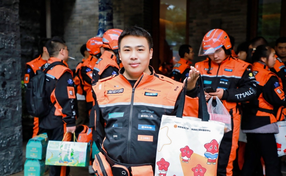 免费体检、疗休养，11城配置新装备……10月“城市骑士日”淘宝闪购再加码骑士保障_fororder_图片 2