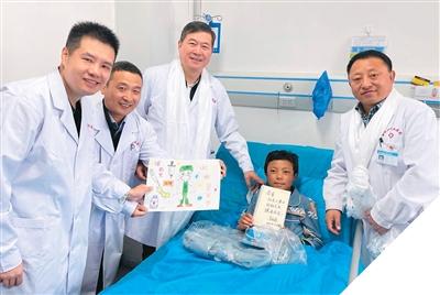 加速构建AI全链条防治包虫病体系（退病录）