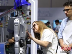 中国机器人企业“抢滩登陆”全球市场