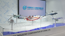 中国航空明星产品亮相巴黎航展