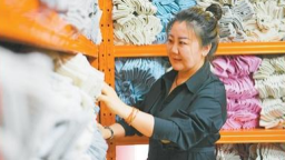 边民互市热  口岸经济活