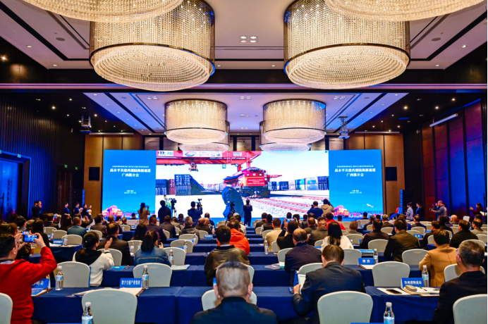 高水平共建西部陆海新通道广西推介会在重庆举行_fororder_渝桂携手谱新篇 共拓通道新征程——高水平共建西部陆海新通道广西推介会在重庆成功举办830