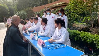 广西妇幼保健院走进南宁蟠龙社区开展志愿服务活动