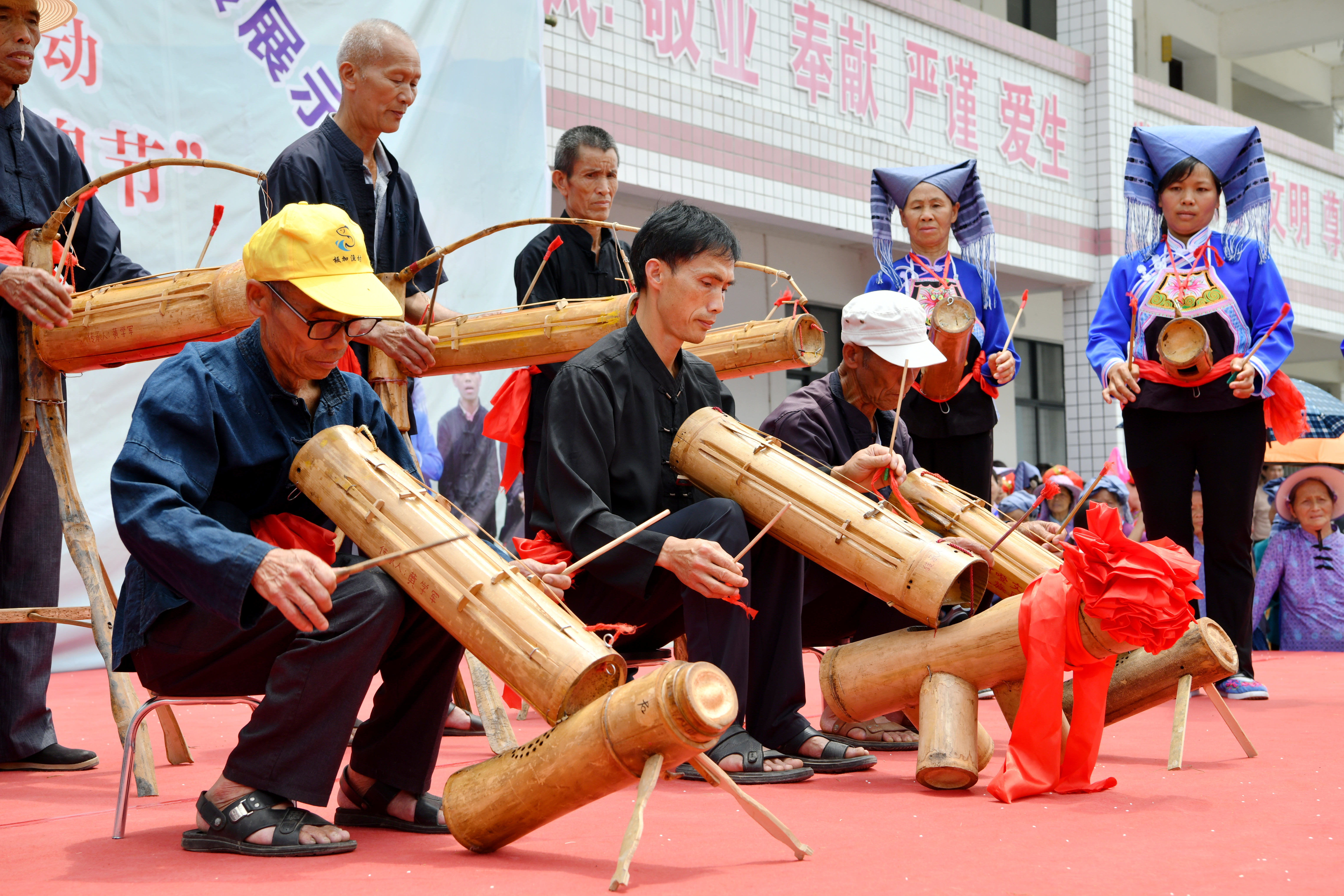 广西东兰：巴畴壮寨欢庆壮族“牛魂节”_fororder_4
