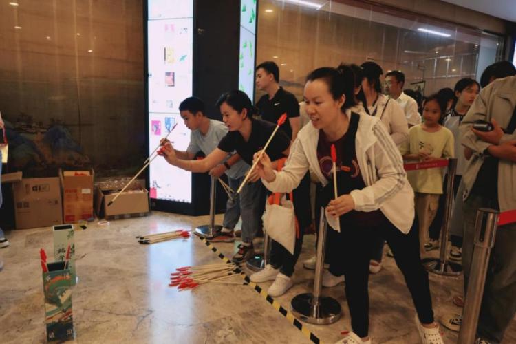 广西图书馆以书为媒邀读者“粽”情端午_fororder_3