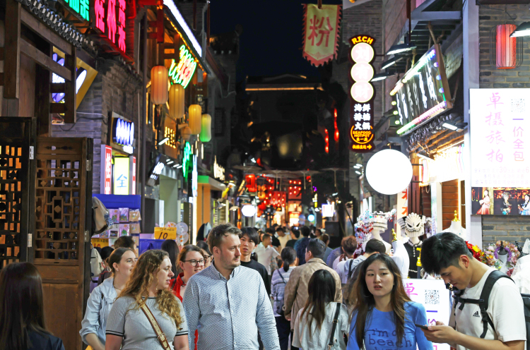 农行优化支付服务方便外籍旅客“丝滑”打卡桂林_fororder_1