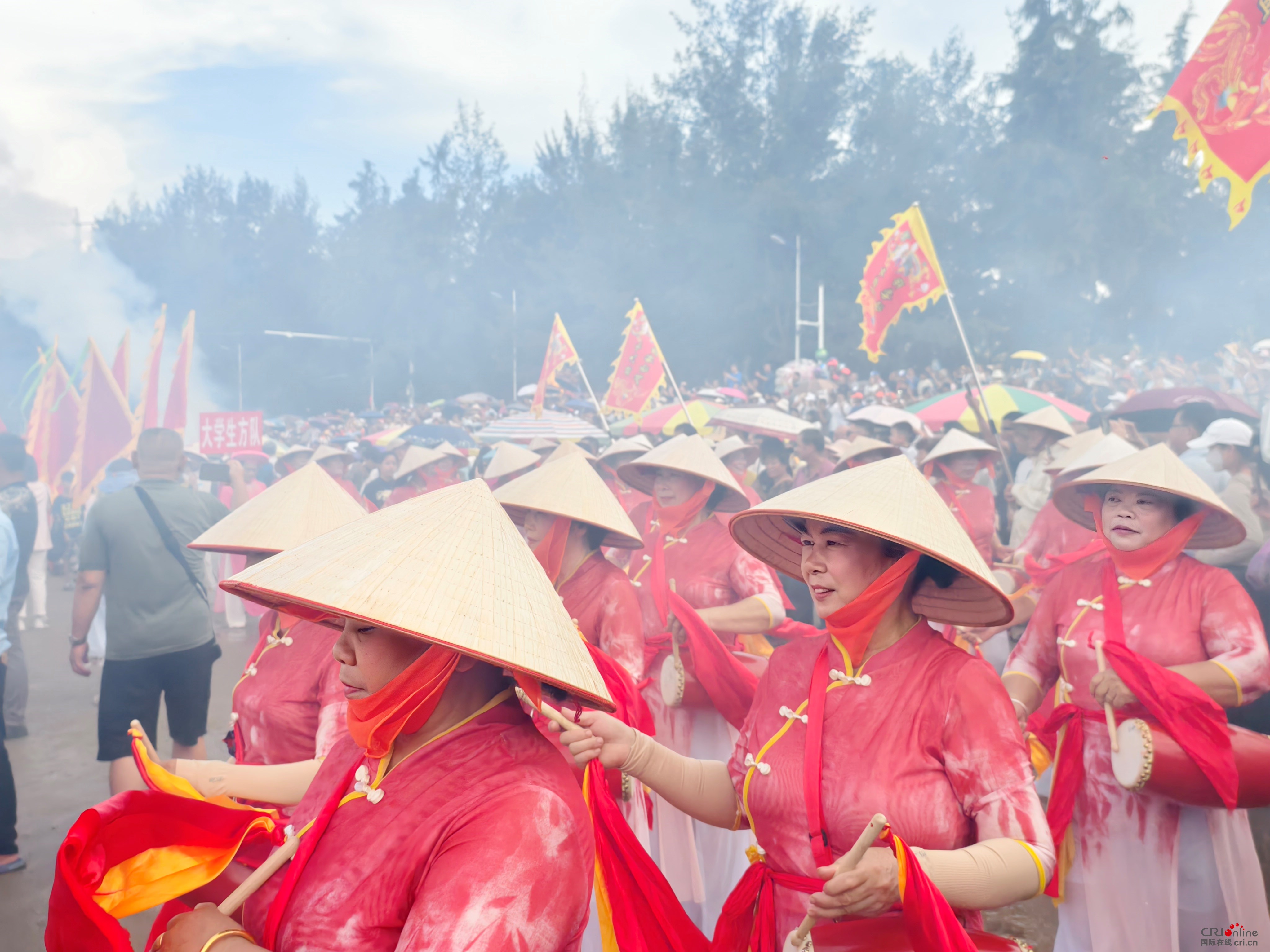 广西东兴：京族群众载歌载舞庆“哈节”