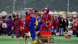 广西罗城：民族体育竞技展演引客来