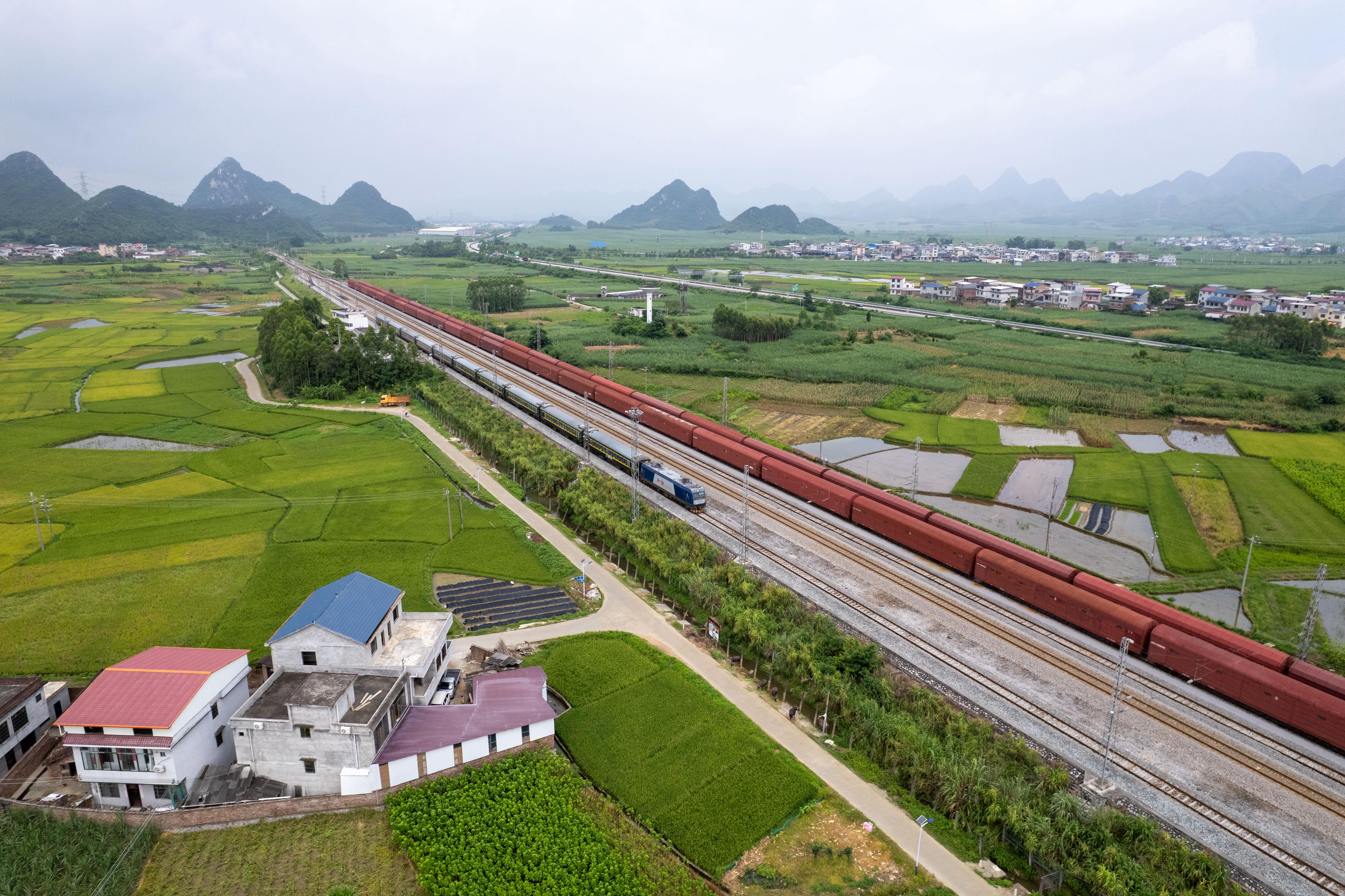黔桂铁路增建二线工程可行性研究报告获批复 项目预计今年9月开工_fororder_1