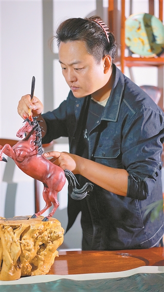 指尖流转面塑风_fororder_9014903_gxts1_1763047077702_b