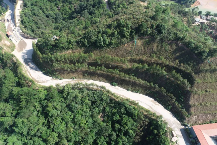 抚平生态“伤疤” 岑溪市矿山生态修复显成效_fororder_图片1