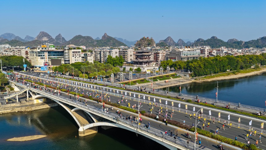 23000名跑者逐竞2025桂林马拉松