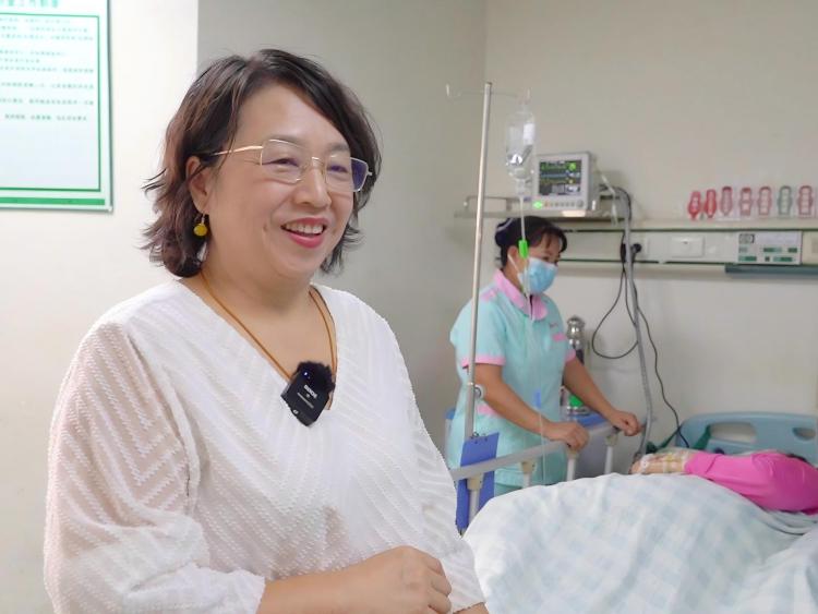 从“一人照护全家忙”到“专业照护负担轻” 广西加强医疗护理员培训和规范管理改革_fororder_2