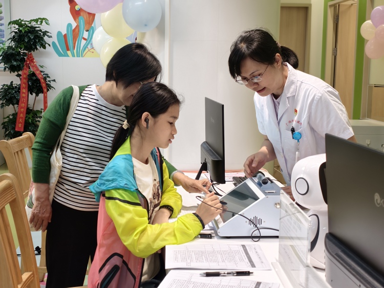 广西妇幼保健院数字化预防接种门诊揭牌启用  推动医防融合服务纵深发展_fororder_微信图片_2026-04-25_135002_361
